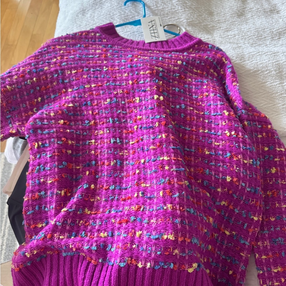 Love Riche NWT fuchsia super soft sweater size Small